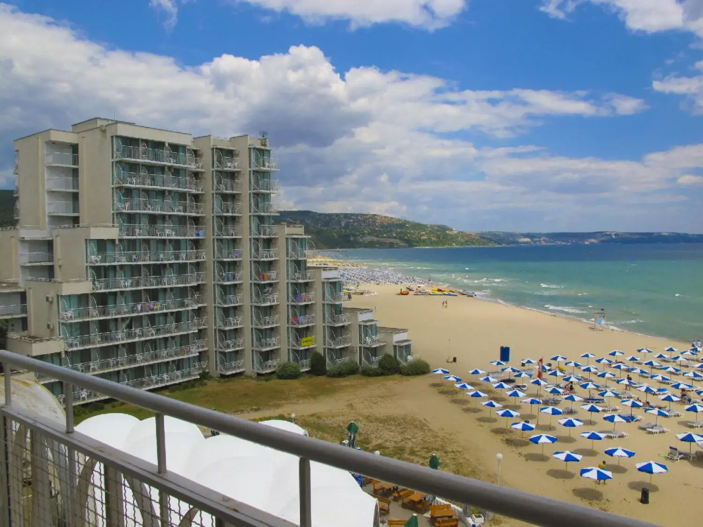 Beach & Waterfront