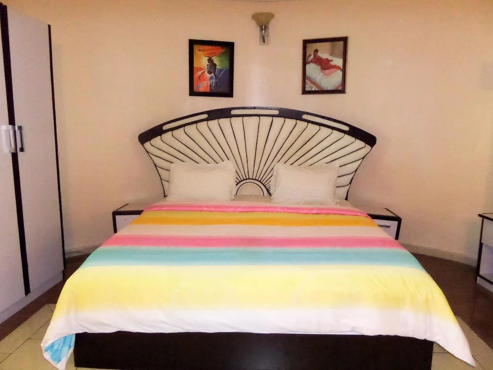 Royalview Hotel And Suites - Chambres