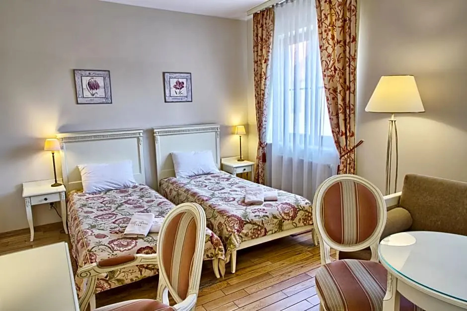 Villa Estera - Hotel & Restauracja - Chambres