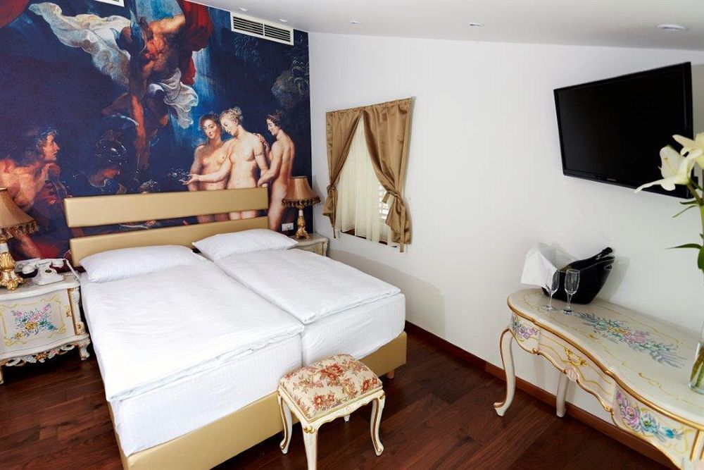 Hotel Diocletian by null