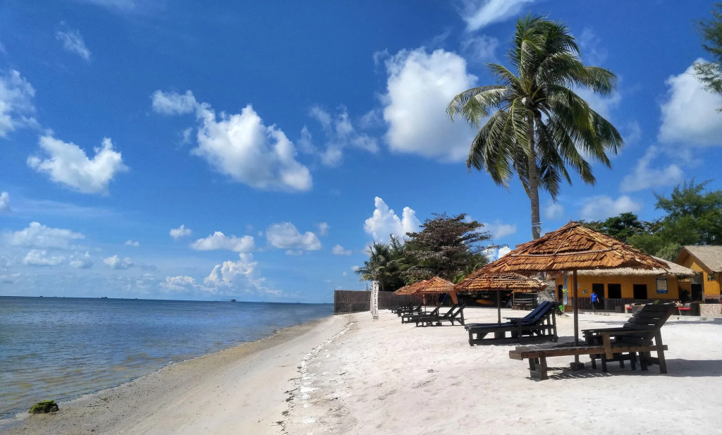 Beach & Waterfront