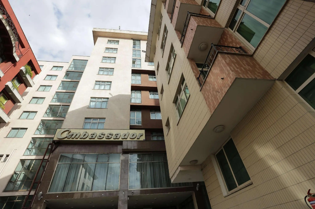 1 Bedroom Apartment with pool view