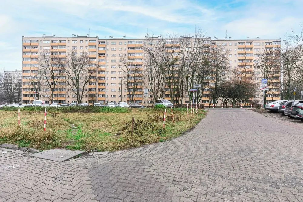 Lumina 3-room apartment with balcony