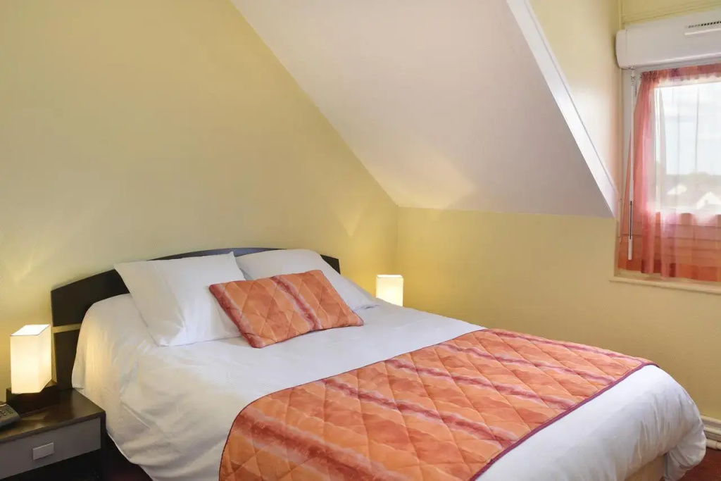 Afficher la photo 6 — Logis Hotels Restaurant Le Dauphin