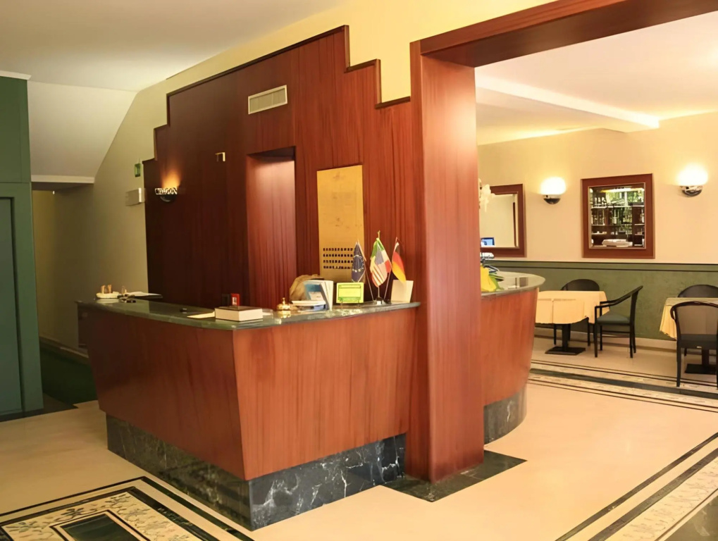 Lobby & Reception