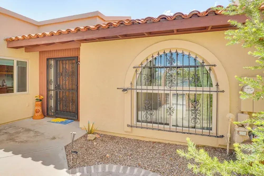 Quiet Townhome w/ Mountain Views in Green Valley
