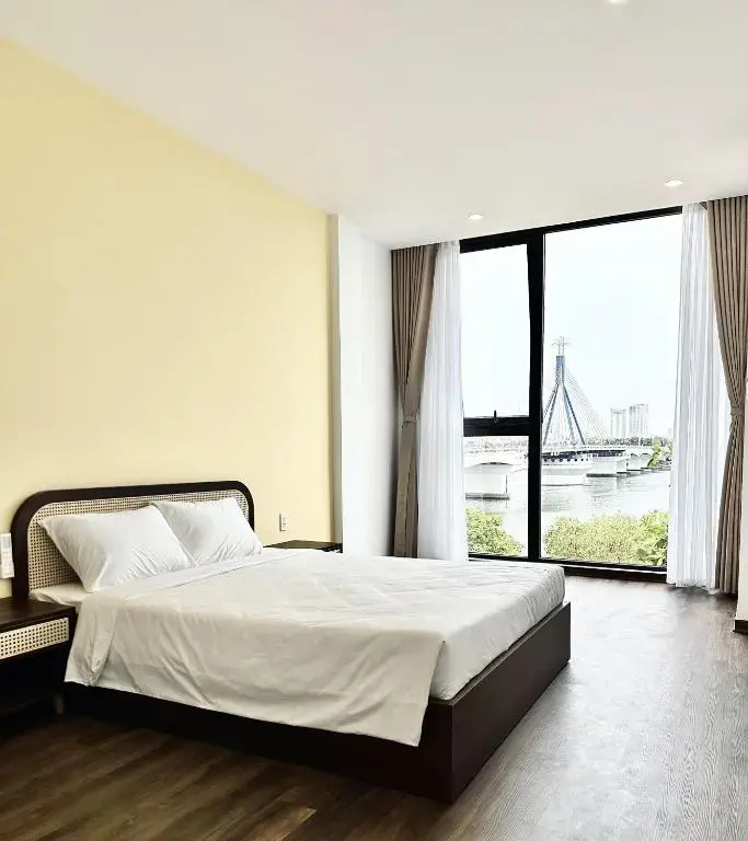 Han Riverine Hotel & Cafeteria DaNang