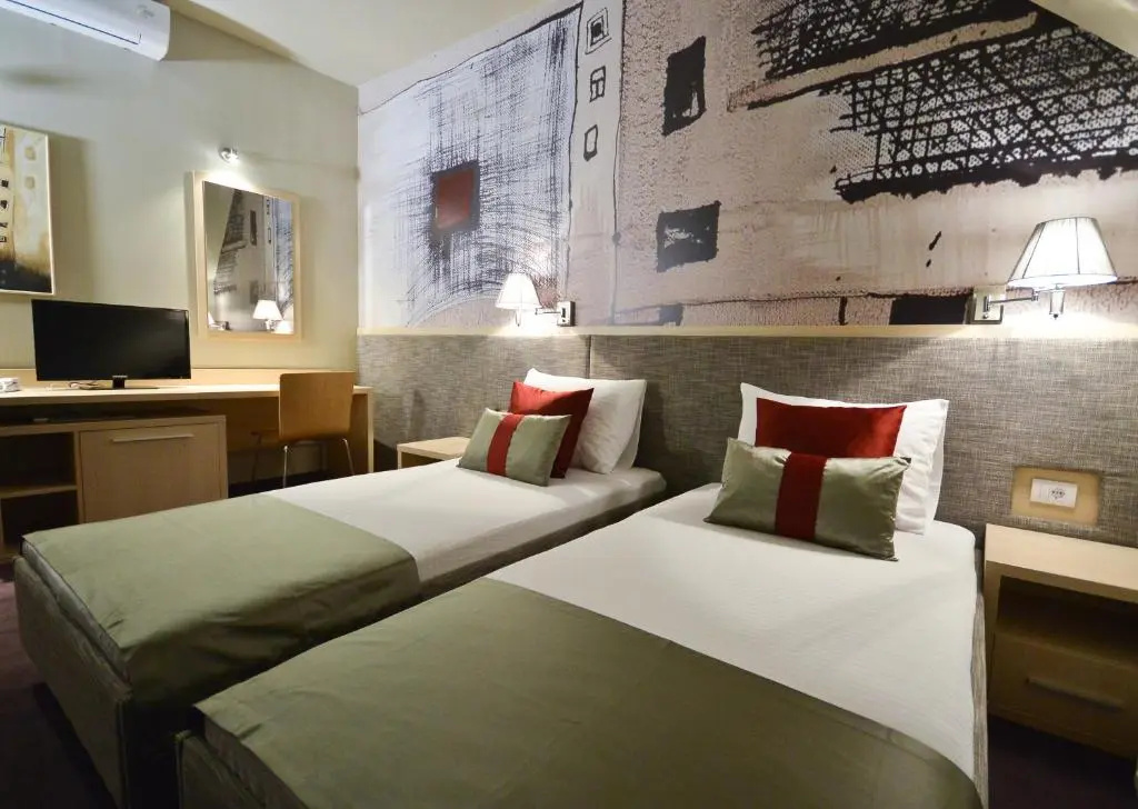 Standard Double room with balcony (full double bed)