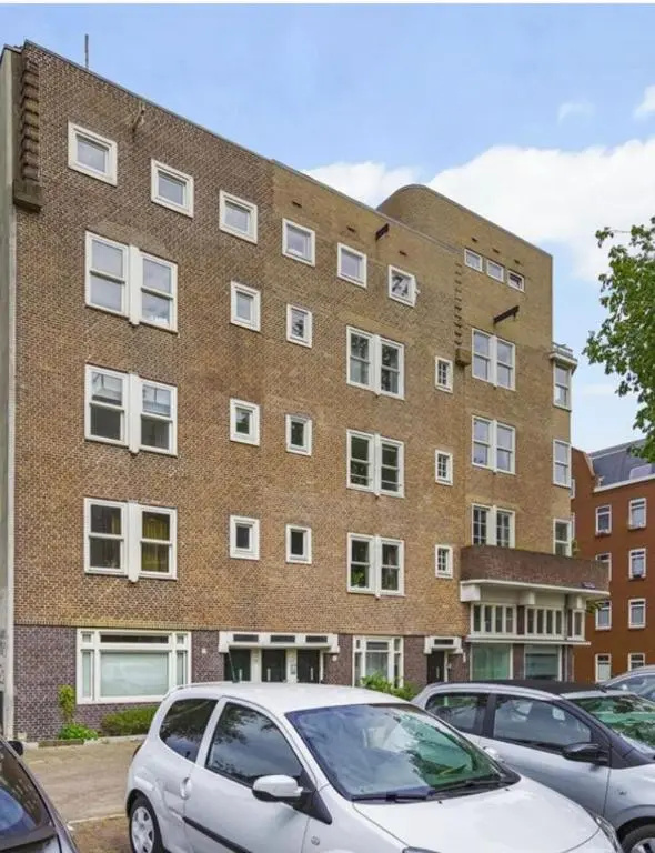 Adam & Eve - Apartment