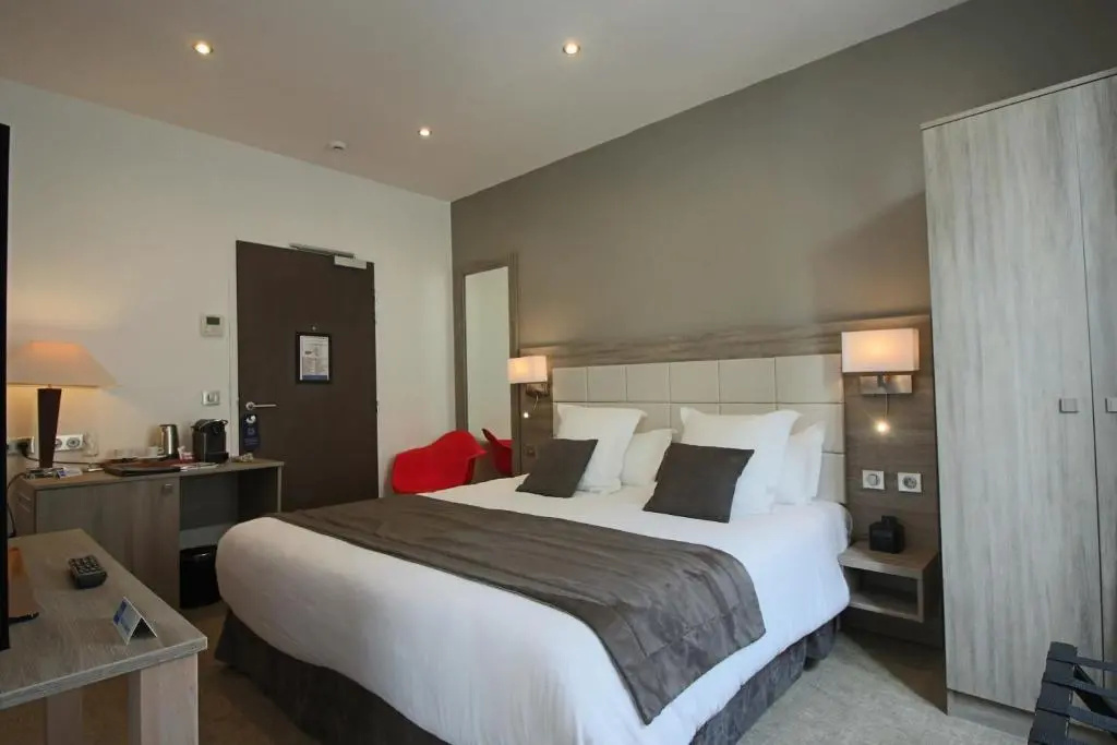 Standard Double room (full double bed)