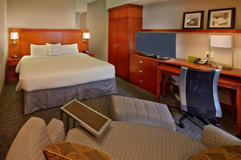 Courtyard by Marriott St. Petersburg Downtown - Chambres