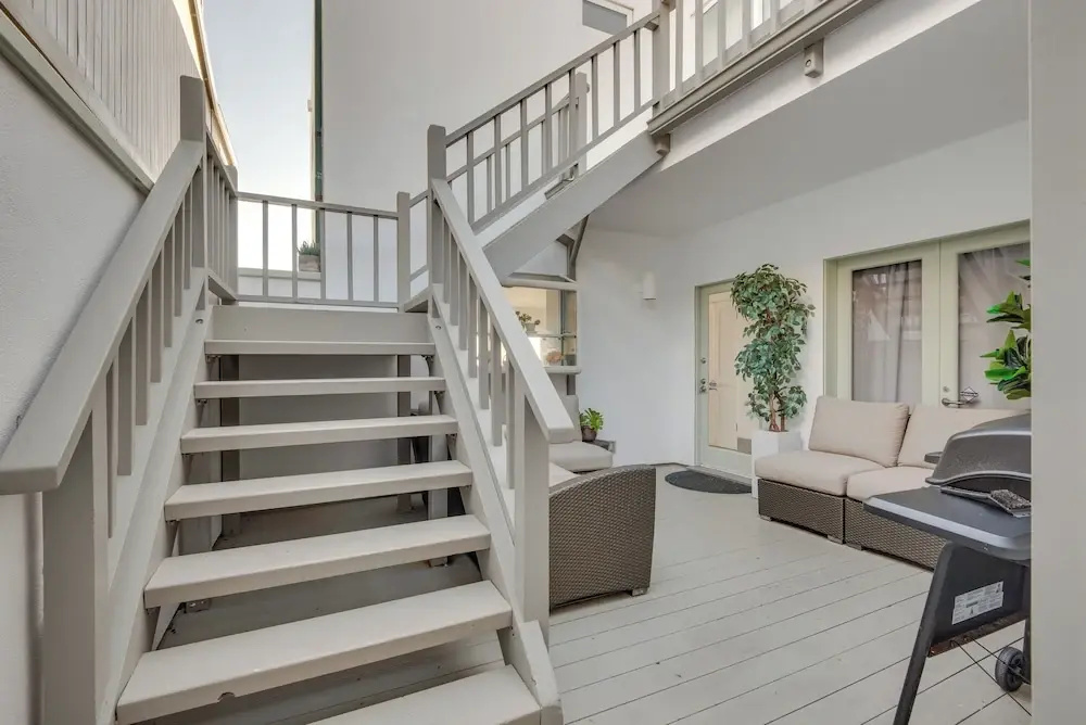 Beachfront Malibu House w/ Sauna & Ocean-view Deck