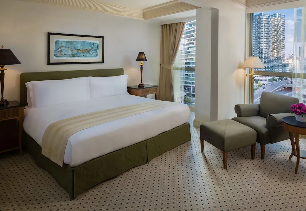 1 Bedroom Suite with pool view