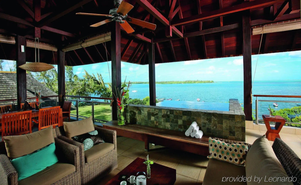 The Bay Club at Anahita