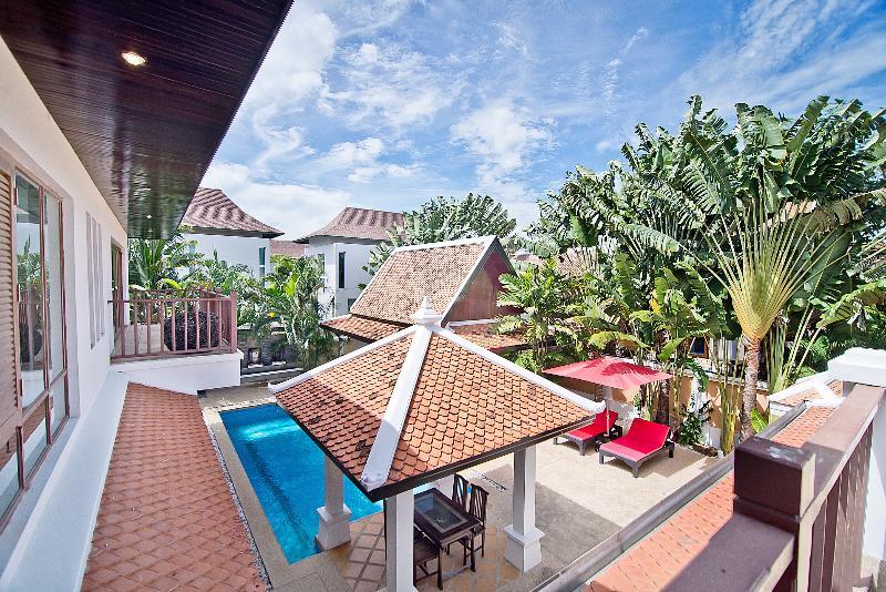 Вилла с 5 комнатами с балконом в Tropicana Pool Villa