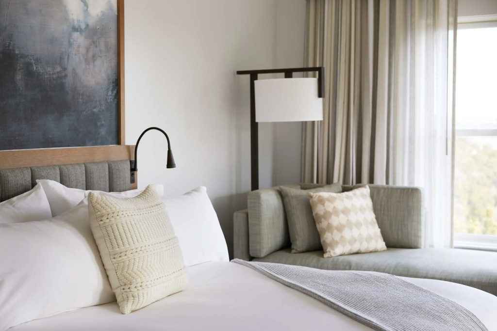 Standard Double room with balcony (full double bed)