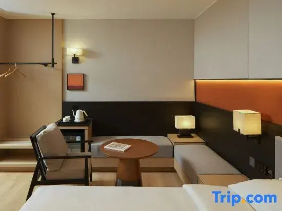 Standard Double room with garden view (full double bed)