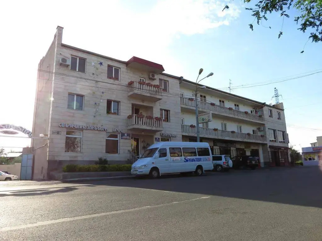 White House Hotel