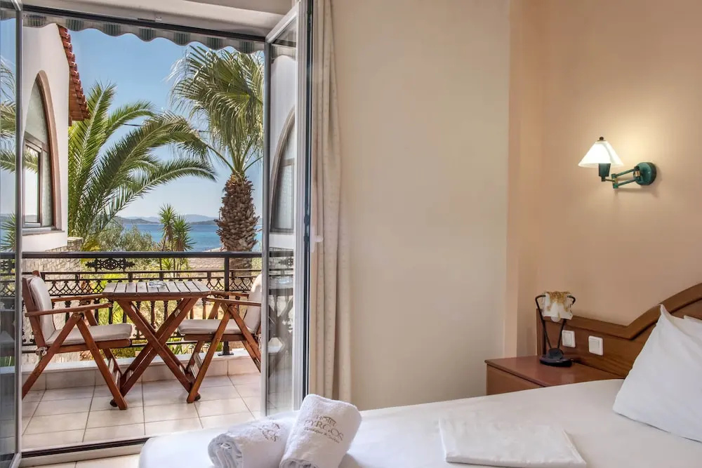 Standard Double room with balcony (full double bed)