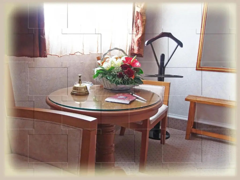 Economy room