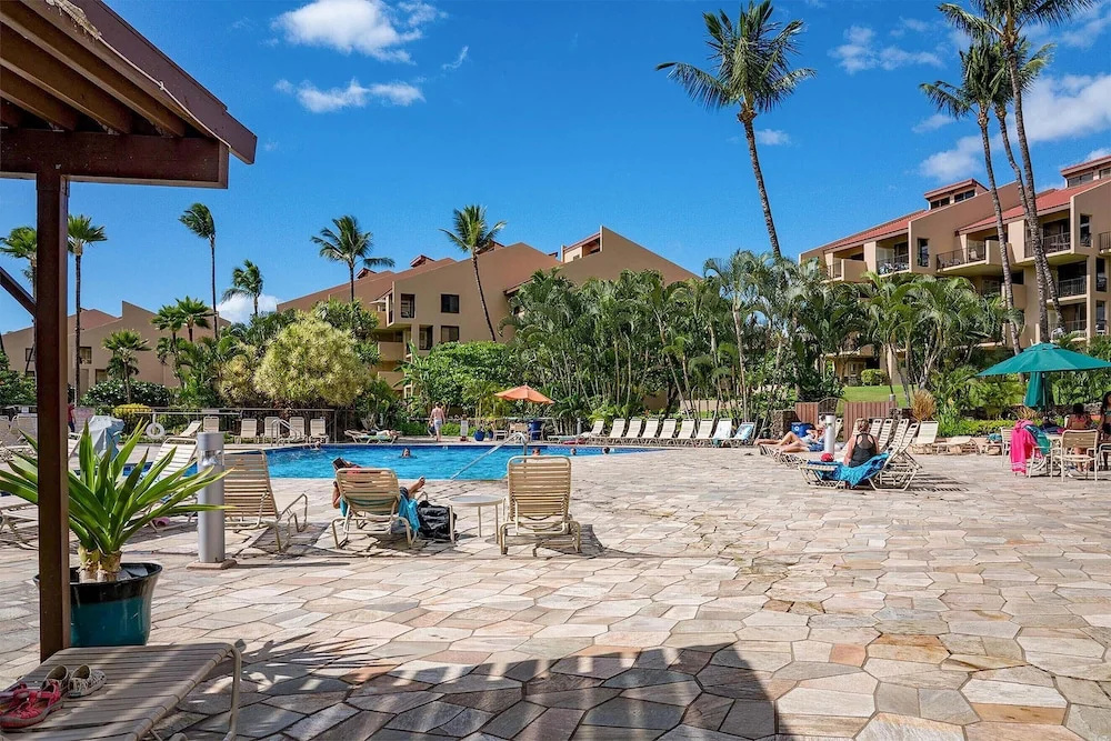 Kamaole Sands 7-109 - Romantic Getaway, Beautiful Renovation, Large Lanai, & AC!