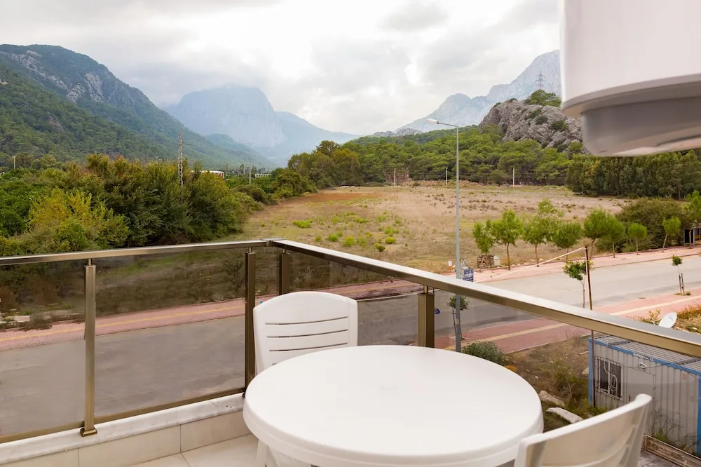 Balcony & Terrace