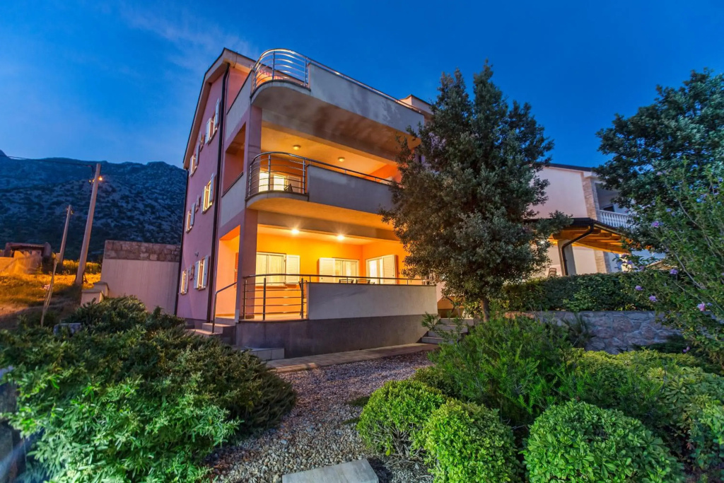 Apartments Villa Dina