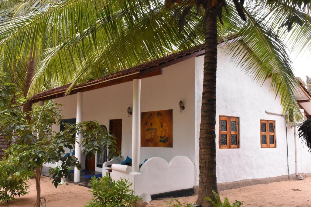 Omeesha Beach Hotel