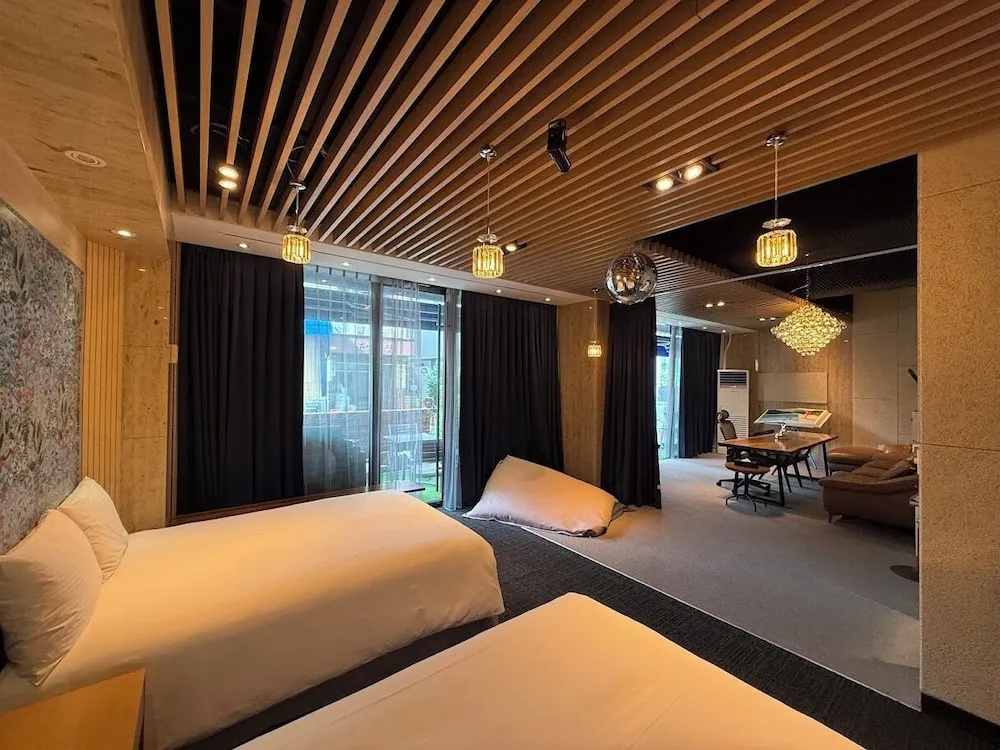 2 Bedrooms Basement Suite