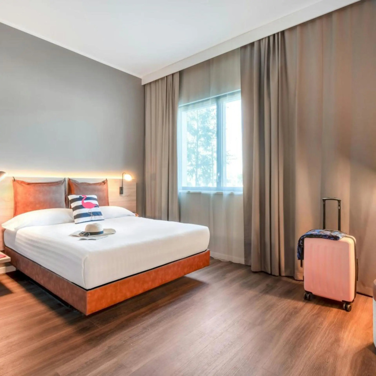 Moxy Verona — 4