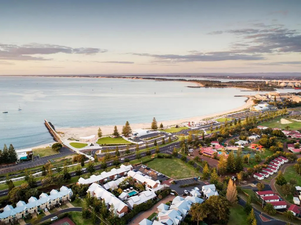 Beach & Waterfront