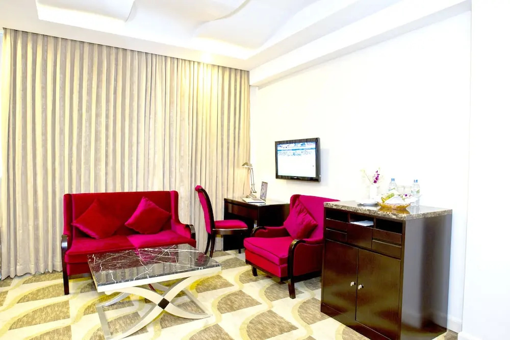 Innotel Luxury Business Hotel - Chambres