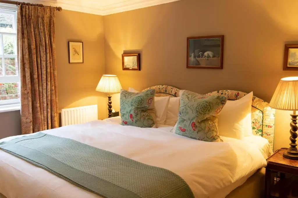Classic Double room (full double bed)