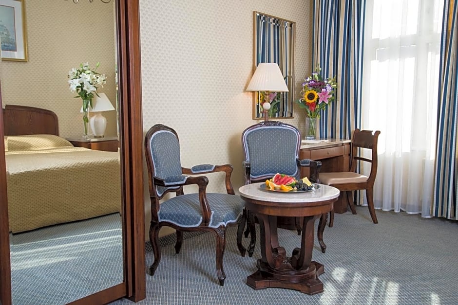 Standard room (full double bed)