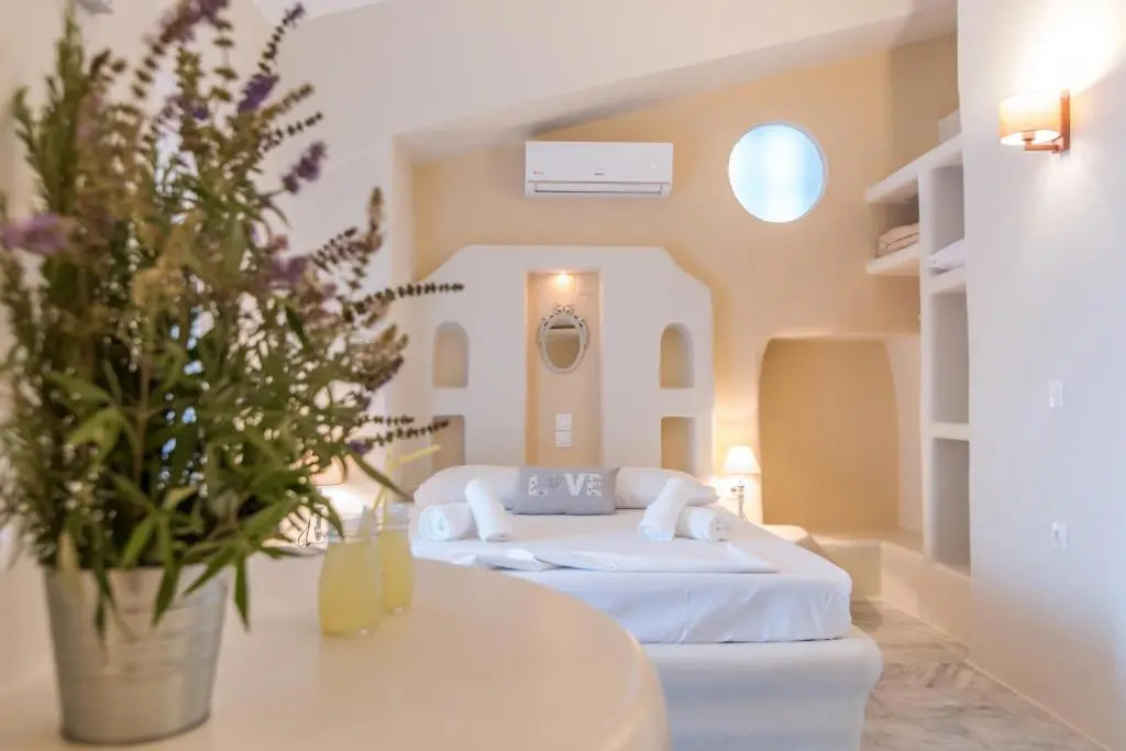 Deluxe Double room with sea view (full double bed)