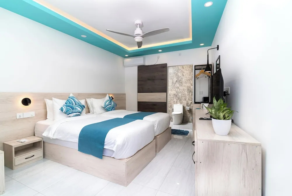 Ukulhas Sands — 4