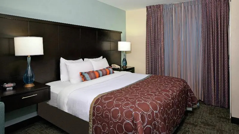 Staybridge Suites Cincinnati North by IHG - Chambres