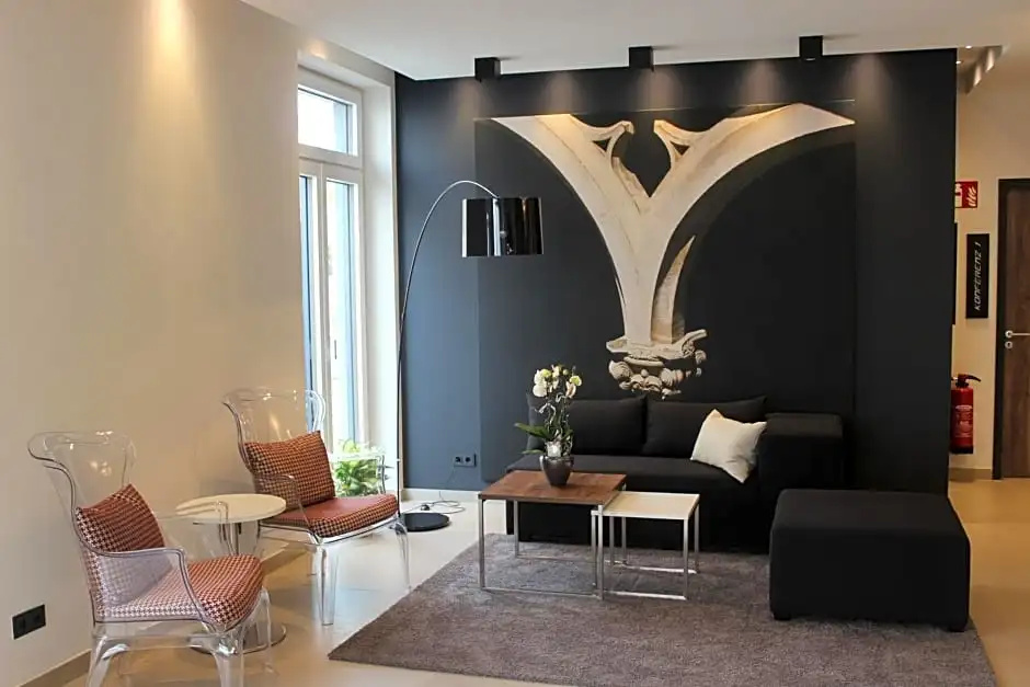 Lobby & Reception