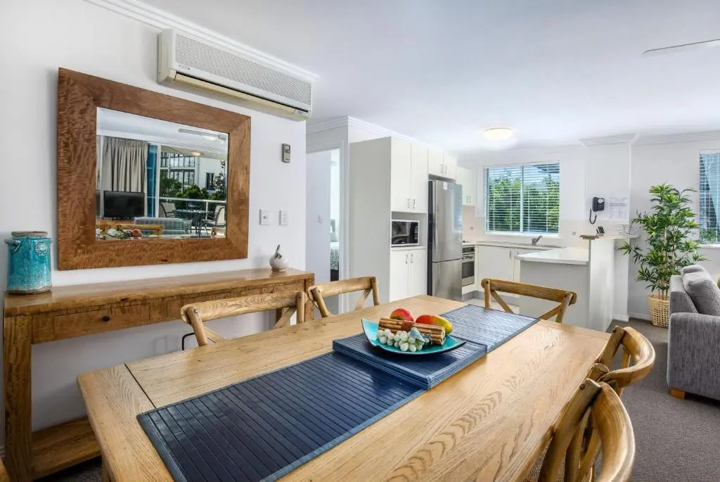 2 Bedrooms Superior Apartment with partial view