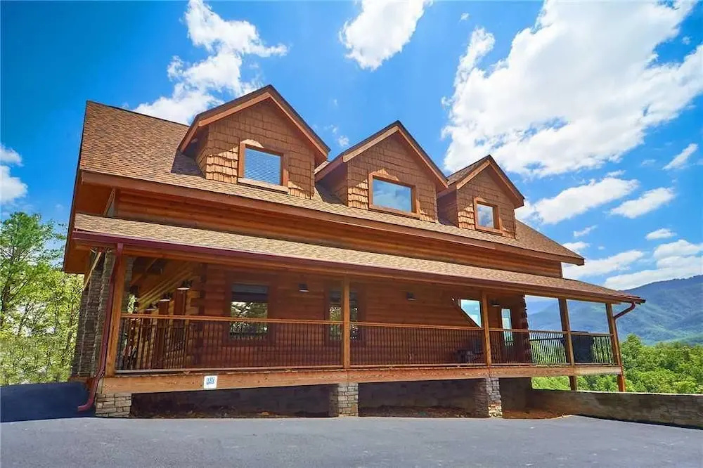 Star Dancer 3 Bedroom Home with Hot Tub