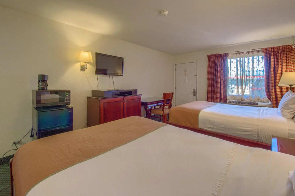 Americas Best Value Inn Uvalde - фото 7