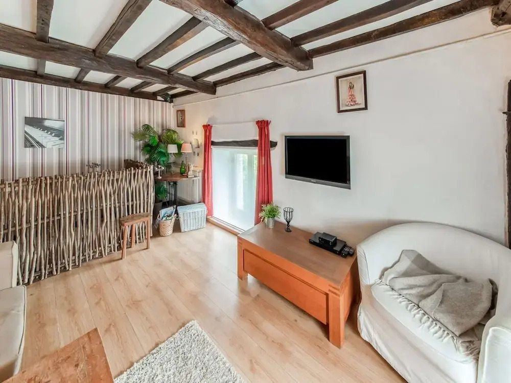 Characteristic Holiday Home in Cherain With Balcony - фото 14