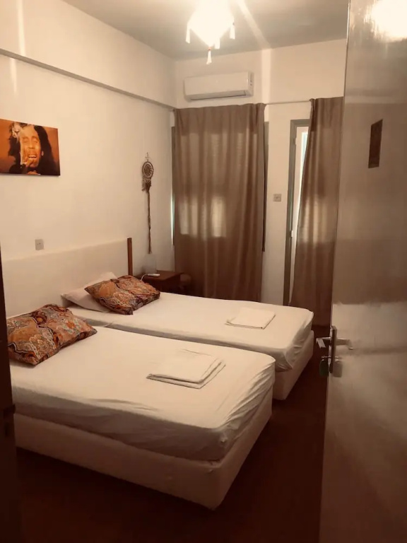 Standard Double room with city view (full double bed)