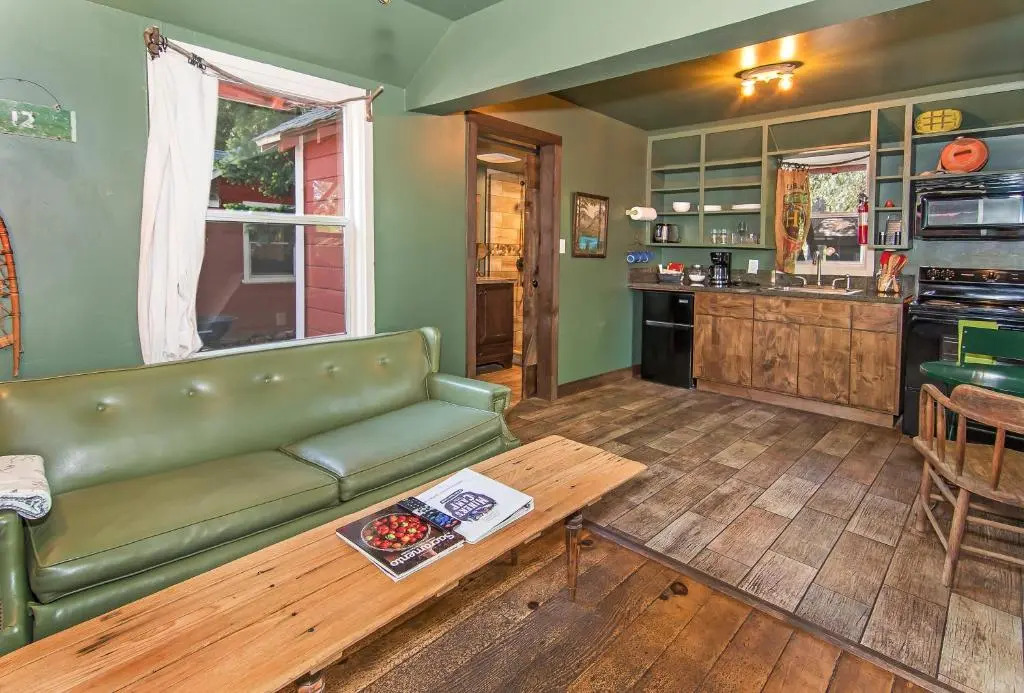 標準四人房，雙人床