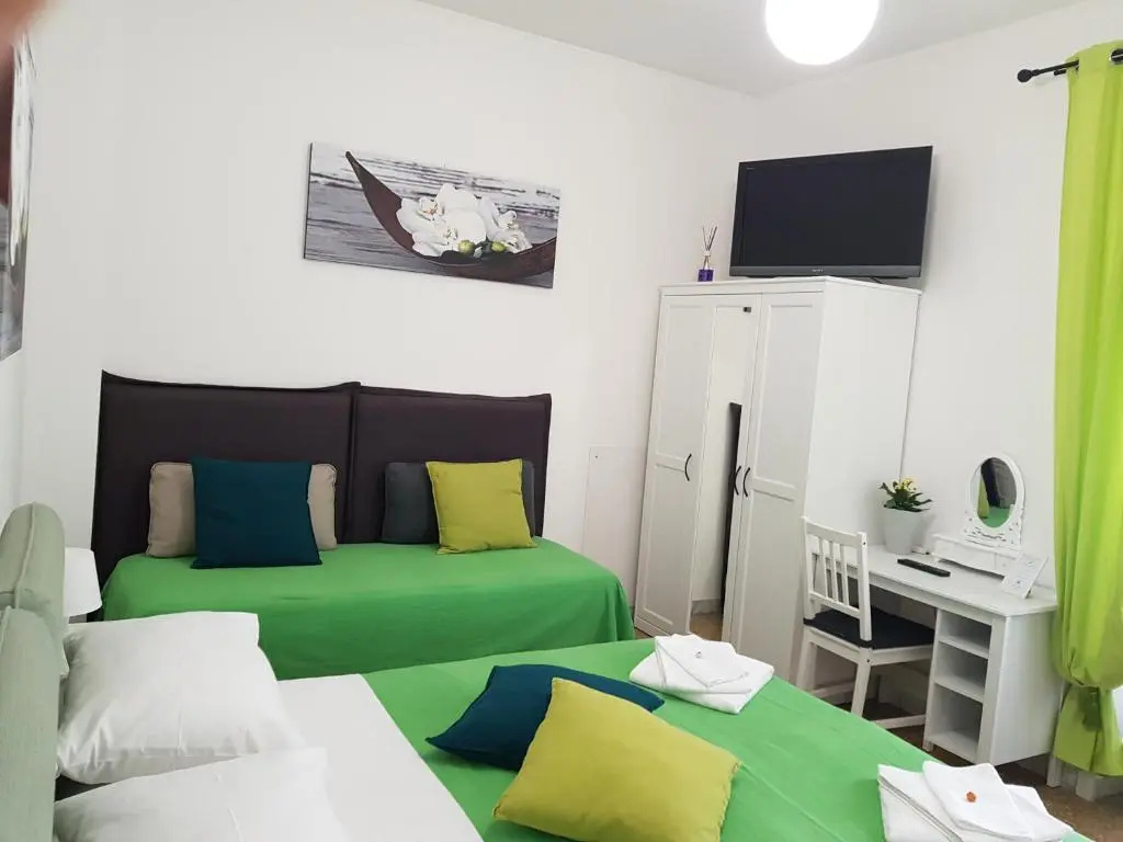 Standard Triple room