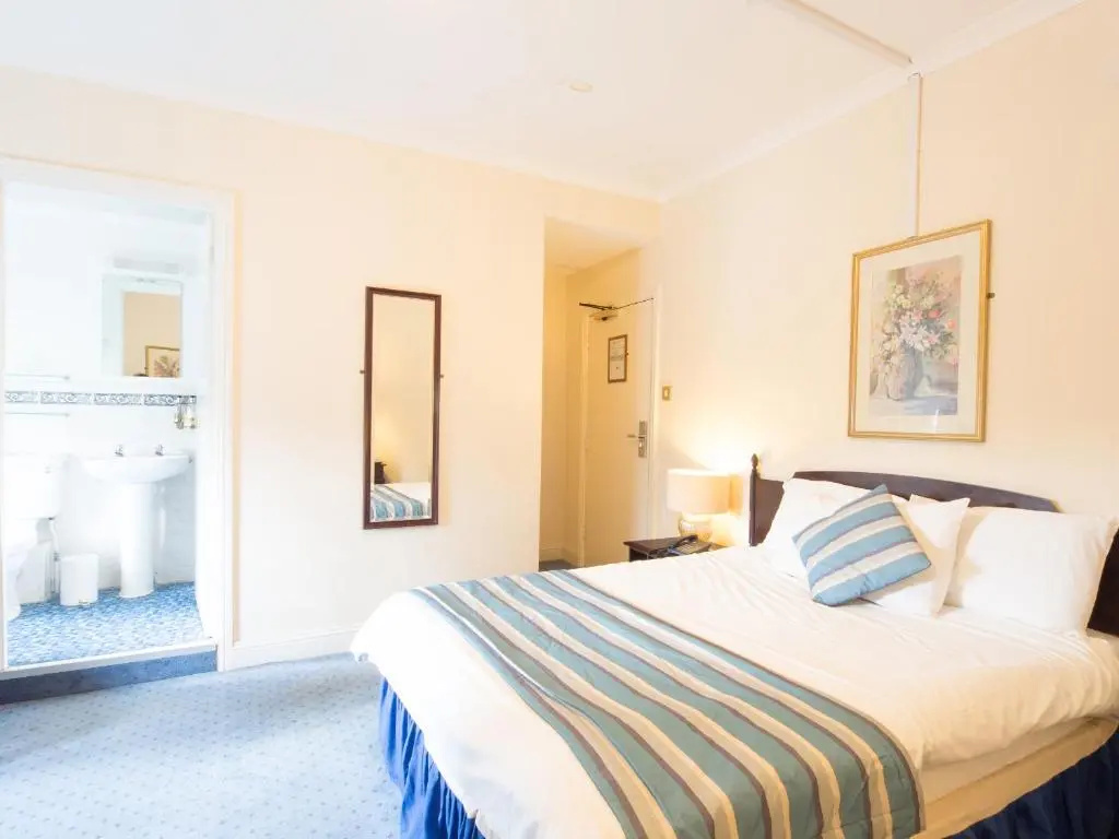 The Devil's Punchbowl Hotel - Chambres