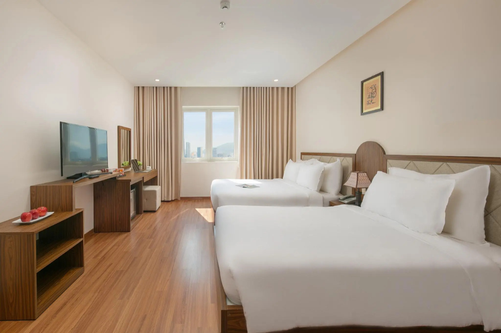 Deluxe Family room with city view