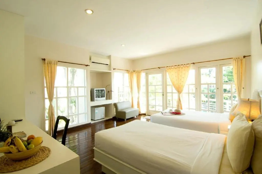 Superior Double room with pool view (twin beds)