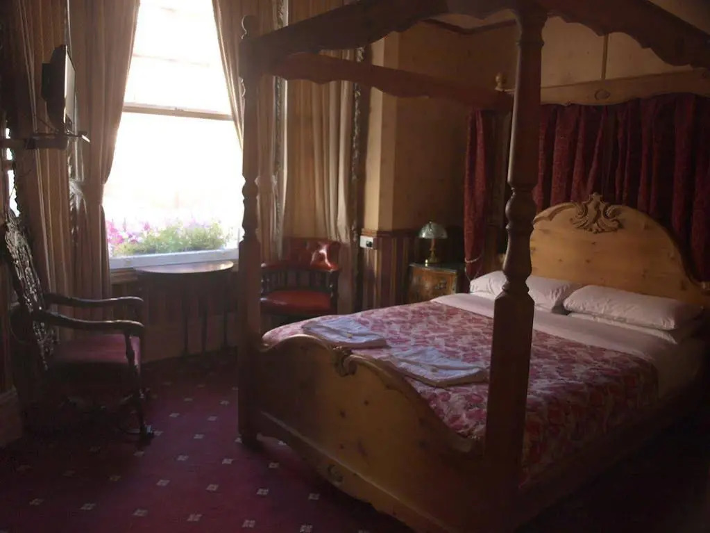 Oakley Hotel by null