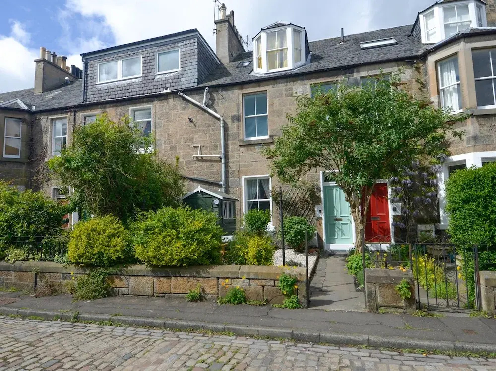 398 Avondale Place Apartment